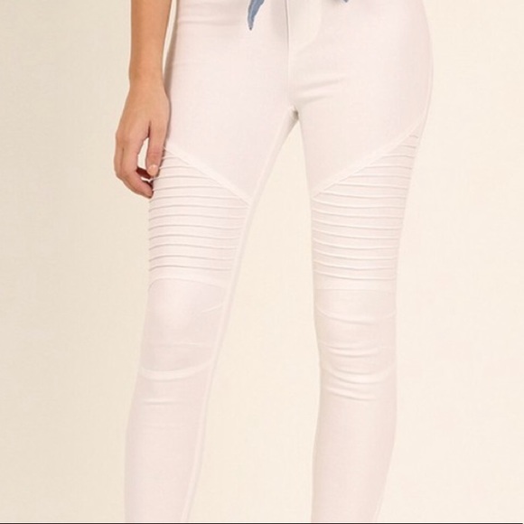 Off White Stretch Pull On Moto Zipper Ankle Pants - Picture 2 of 3